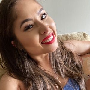 Meet your Posher, Isabel